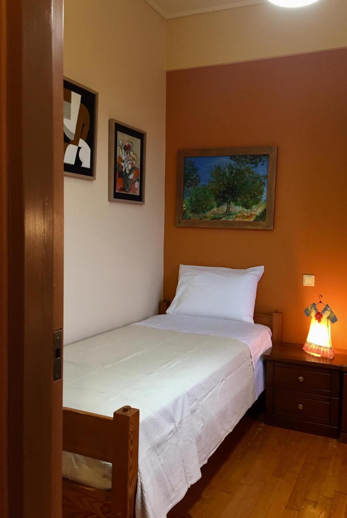 Small Apartment Near Athens Airport Pikérmion Eksteriør billede